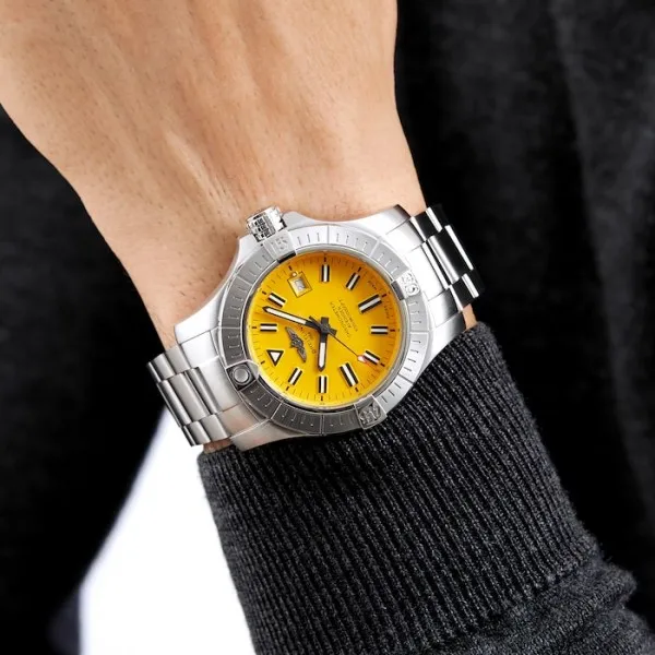 Breitling Avenger Men Automatic Yellow Stainless Steel Watch A17319101I1A1 photo 4