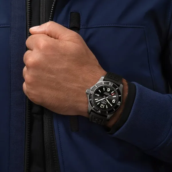 Breitling Superocean Men Automatic Black Rubber Watch M17368B71B1S1 - Photo 2