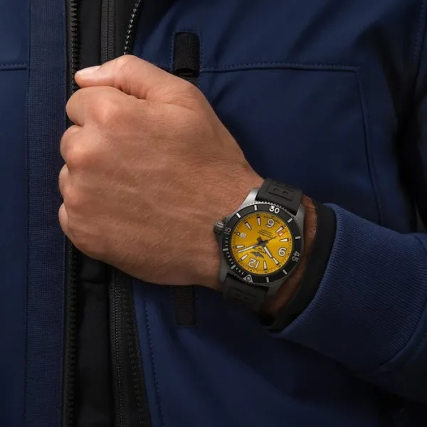 Breitling Superocean Men Automatic Yellow Rubber Watch M17368D71I1S1 photo 4