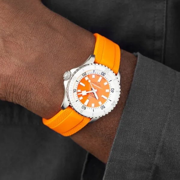 Breitling Superocean Unisex Automatic Orange Rubber Watch A17377211O1S1 - Photo 2