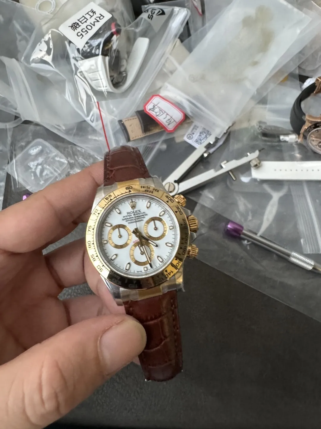 Clean Factory Daytona 116503 Black Mother of Pearl Dial Diamond Hour Markers Yellow Gold Bezel Brown Alligator Strap DD4130 Caliber – Clean Factory Watch | The Best Super Clone Watches Store in China photo 3
