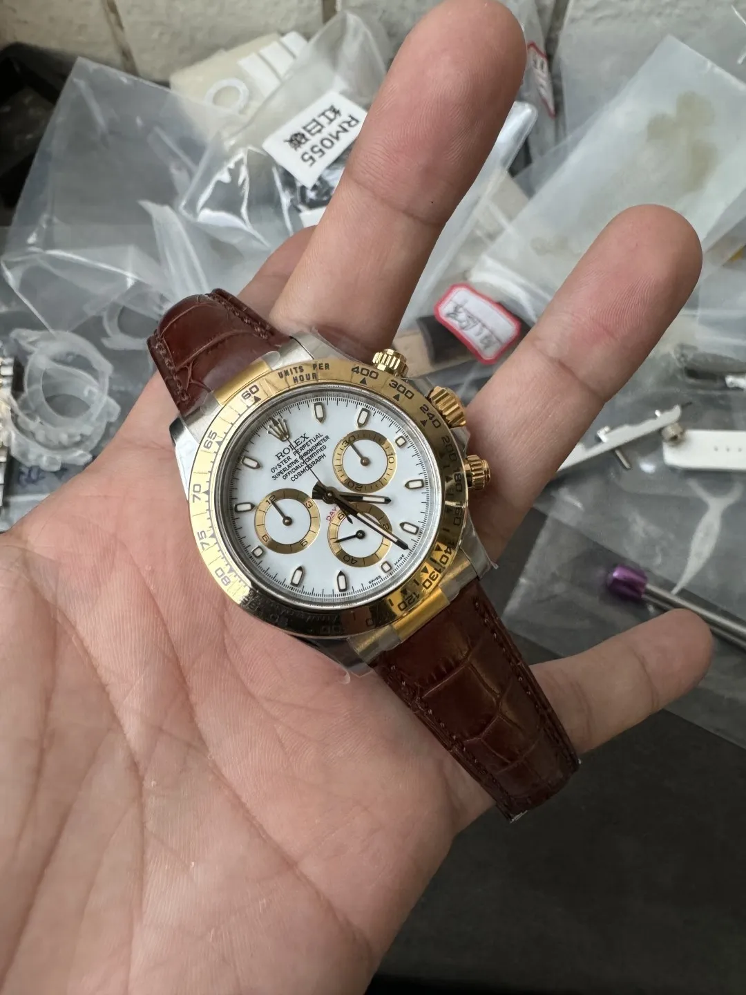 Clean Factory Daytona 116503 Black Mother of Pearl Dial Diamond Hour Markers Yellow Gold Bezel Brown Alligator Strap DD4130 Caliber – Clean Factory Watch | The Best Super Clone Watches Store in China photo 5