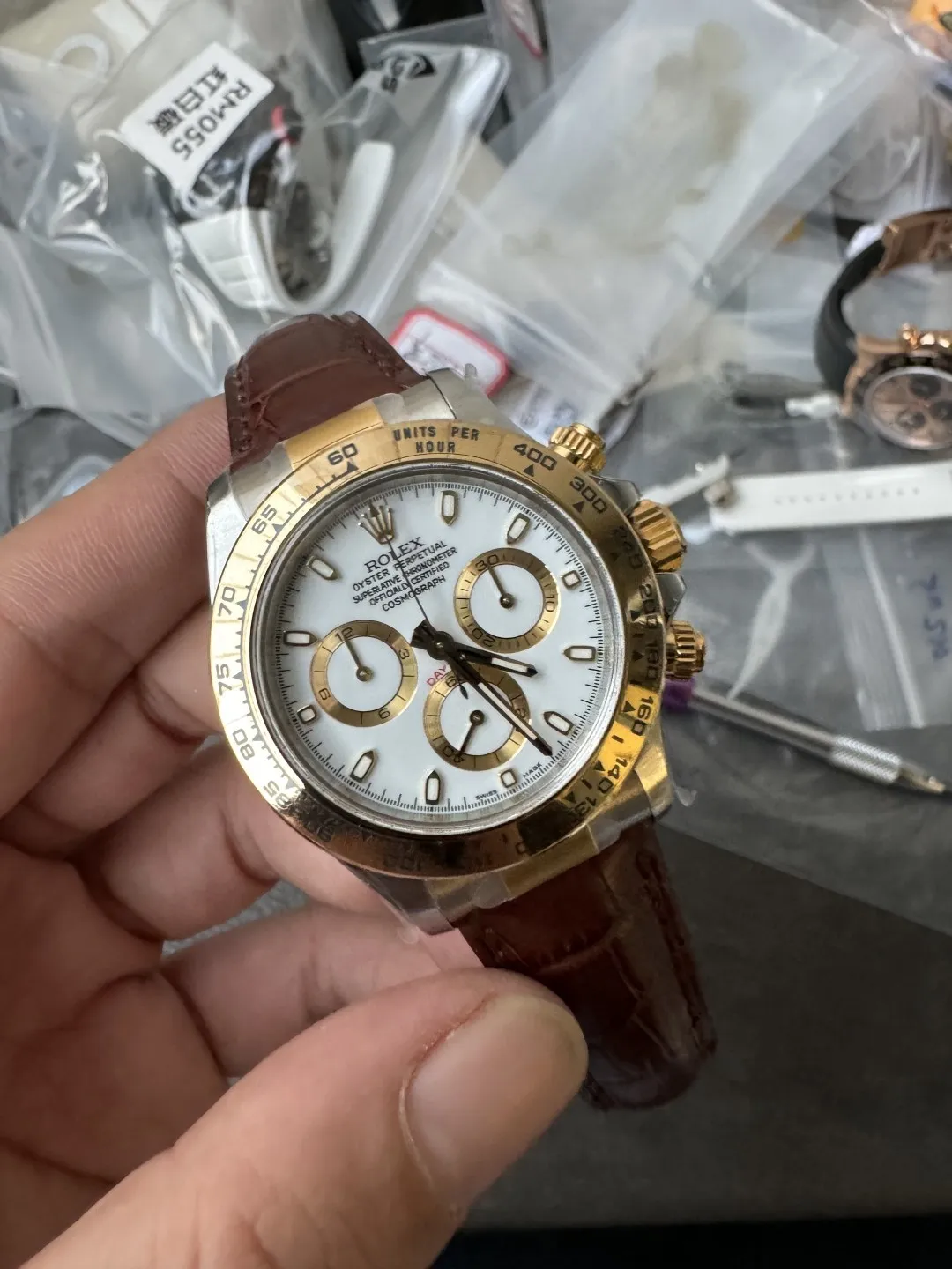 Clean Factory Daytona 116503 Black Mother of Pearl Dial Diamond Hour Markers Yellow Gold Bezel Brown Alligator Strap DD4130 Caliber – Clean Factory Watch | The Best Super Clone Watches Store in China photo 8
