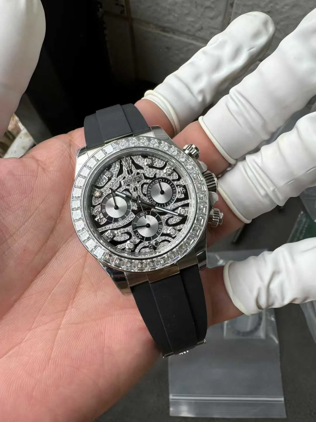 Clean Factory Daytona ‘Eye of the Tiger’ 126589TBR Wrapped Platinum 40mm Black Diamond Motif Dial Baguette Bezel Oysterflex Strap DD4131 Movement – Clean Factory Watch | The Best Super Clone Watches Store in China photo 3