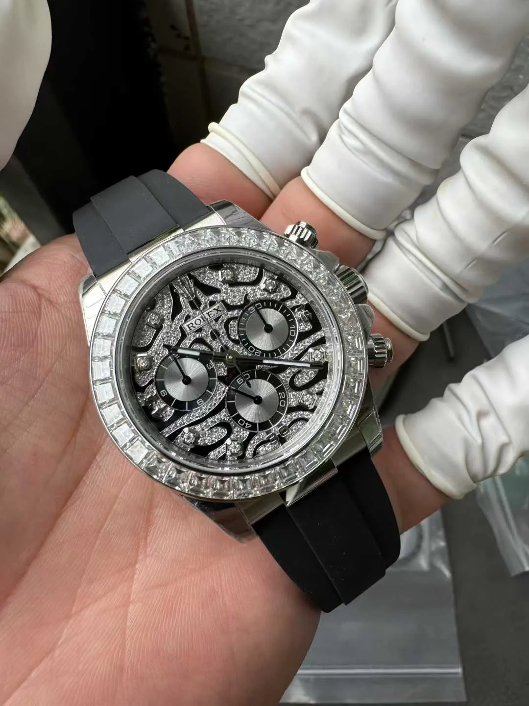 Clean Factory Daytona ‘Eye of the Tiger’ 126589TBR Wrapped Platinum 40mm Black Diamond Motif Dial Baguette Bezel Oysterflex Strap DD4131 Movement – Clean Factory Watch | The Best Super Clone Watches Store in China photo 4