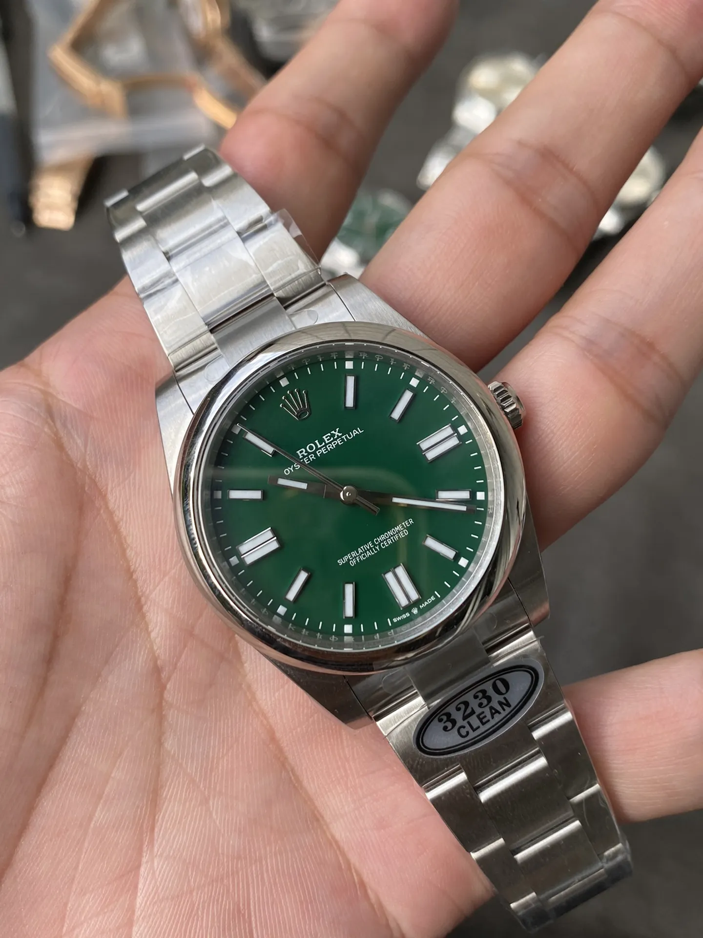 Clean Factory Oyster Perpetual 124300 CP OP 41mm Green Dial 904L Steel VR3230 Movement – Clean Factory Watch | The Best Super Clone Watches Store in China photo 4