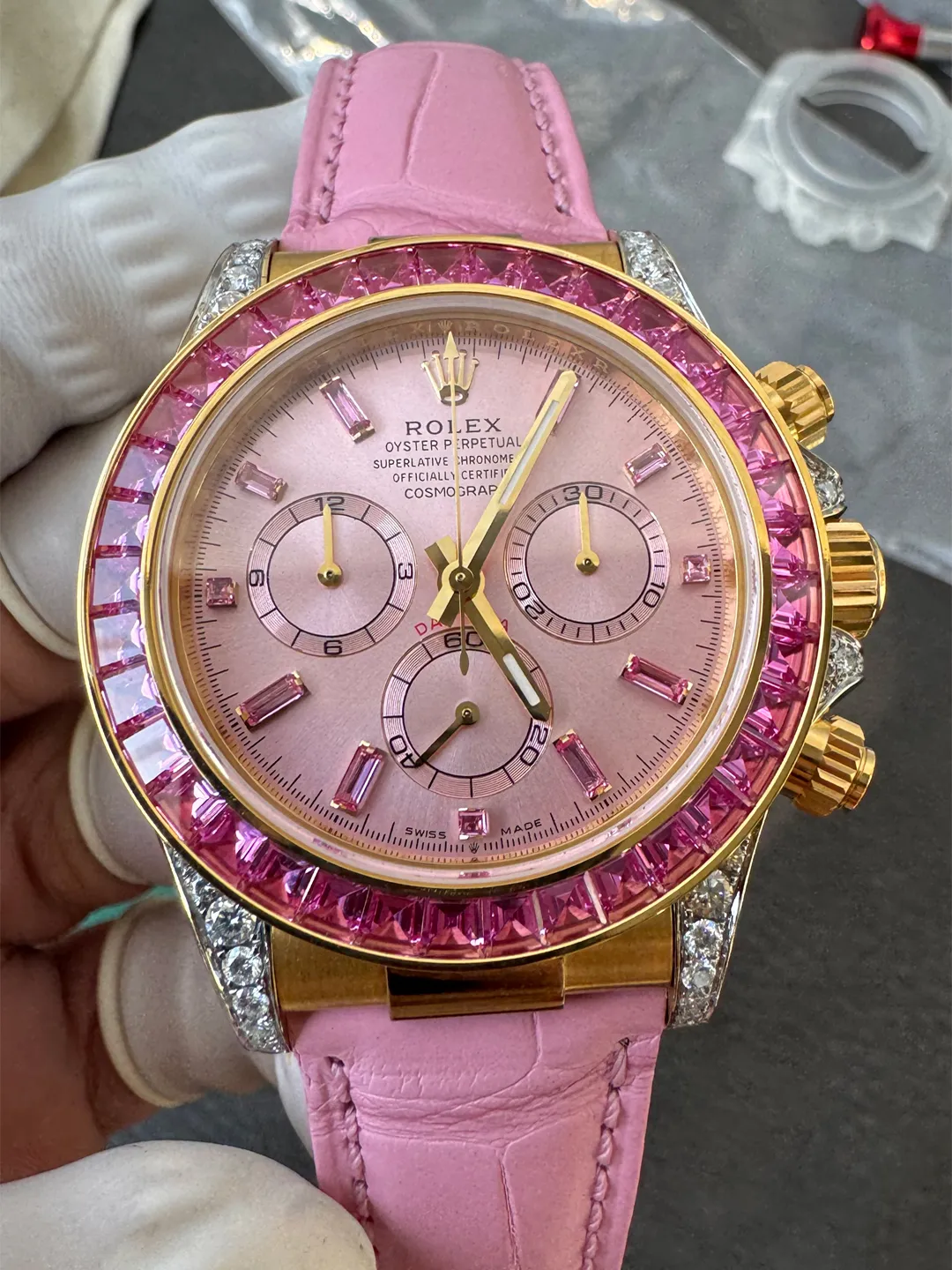 Super Clone Custom Lady Daytona 126538TRO Wrapped 18K Yellow Gold Case Pink Dial wtih Diamond Indexes Pink Diamonds Bezel Pink Leather Strap ACE Free-Sprung Balance 4131 Movement – Clean Factory Watch | The Best Super Clone Watches Store in China