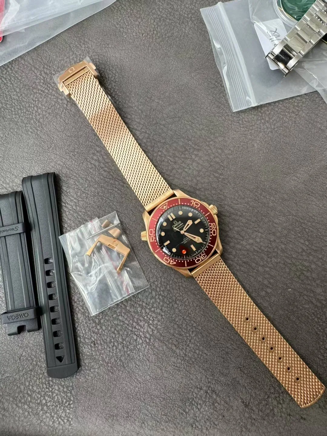 VS Factory Omega Seamaster Diver 300M 007 "No Time To Die" Matte Tropical Brown/Black Dial Titanium Mesh Bracelet(210.90.42.20.01.003) 1:1 Super Clone – 8806 Movement - VS Factory Official photo 5