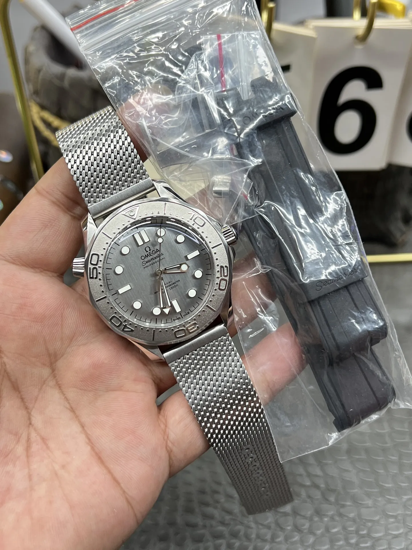 VS Factory Omega Seamaster Diver 300M 42mm James Bond 60th Anniversary Mesh Bracelet (210.30.42.20.06.002) 1:1 Super Clone - DD8806 Movement - VS Factory Official photo 7