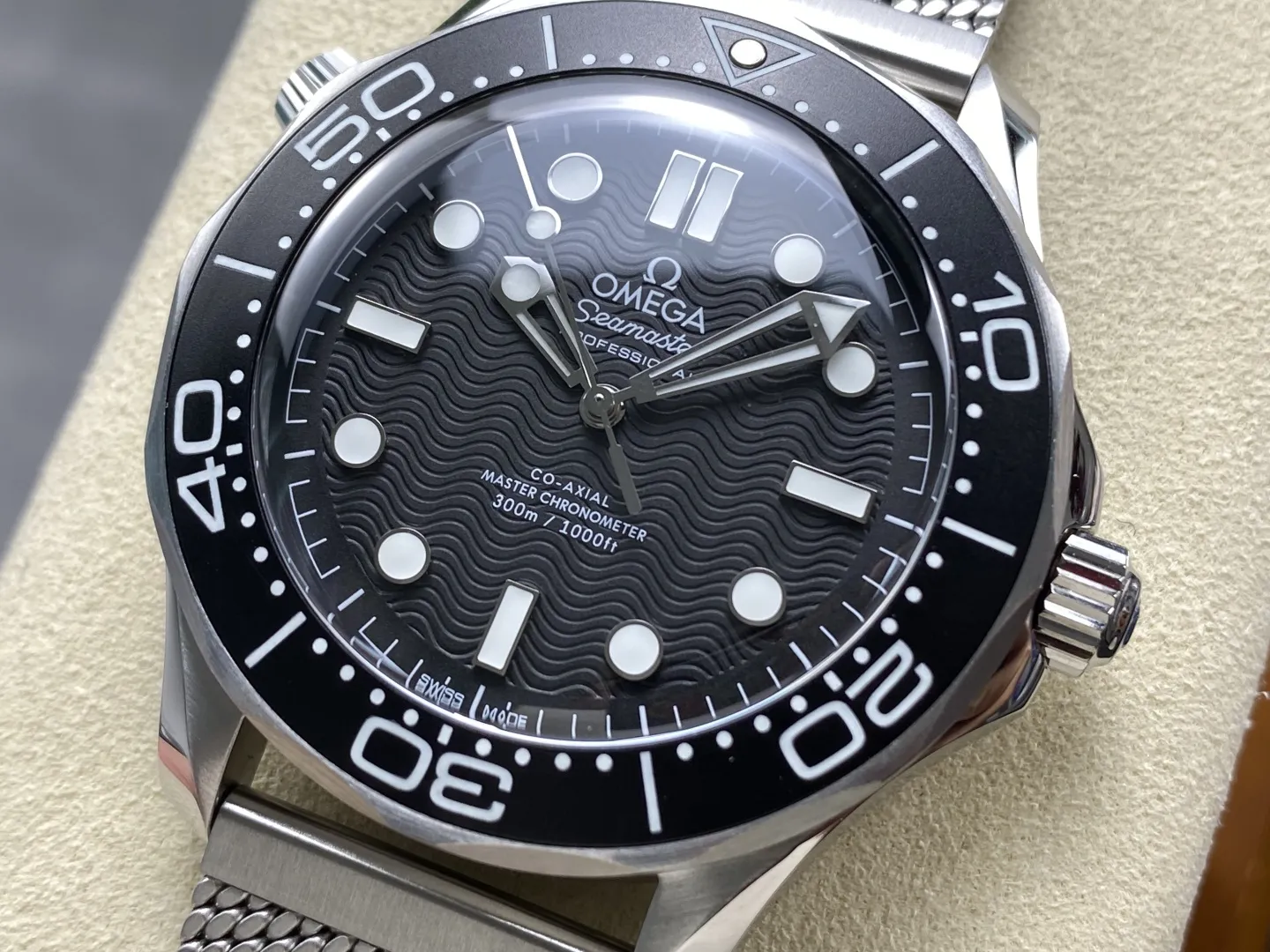 VS Factory Omega Seamaster Diver 300M 42mm "No Time To Die" 007 Edition Titanium Mesh Bracelet (210.30.42.20.01.010) 1:1 Super Clone - DD8806 Movement - VS Factory Official photo 3