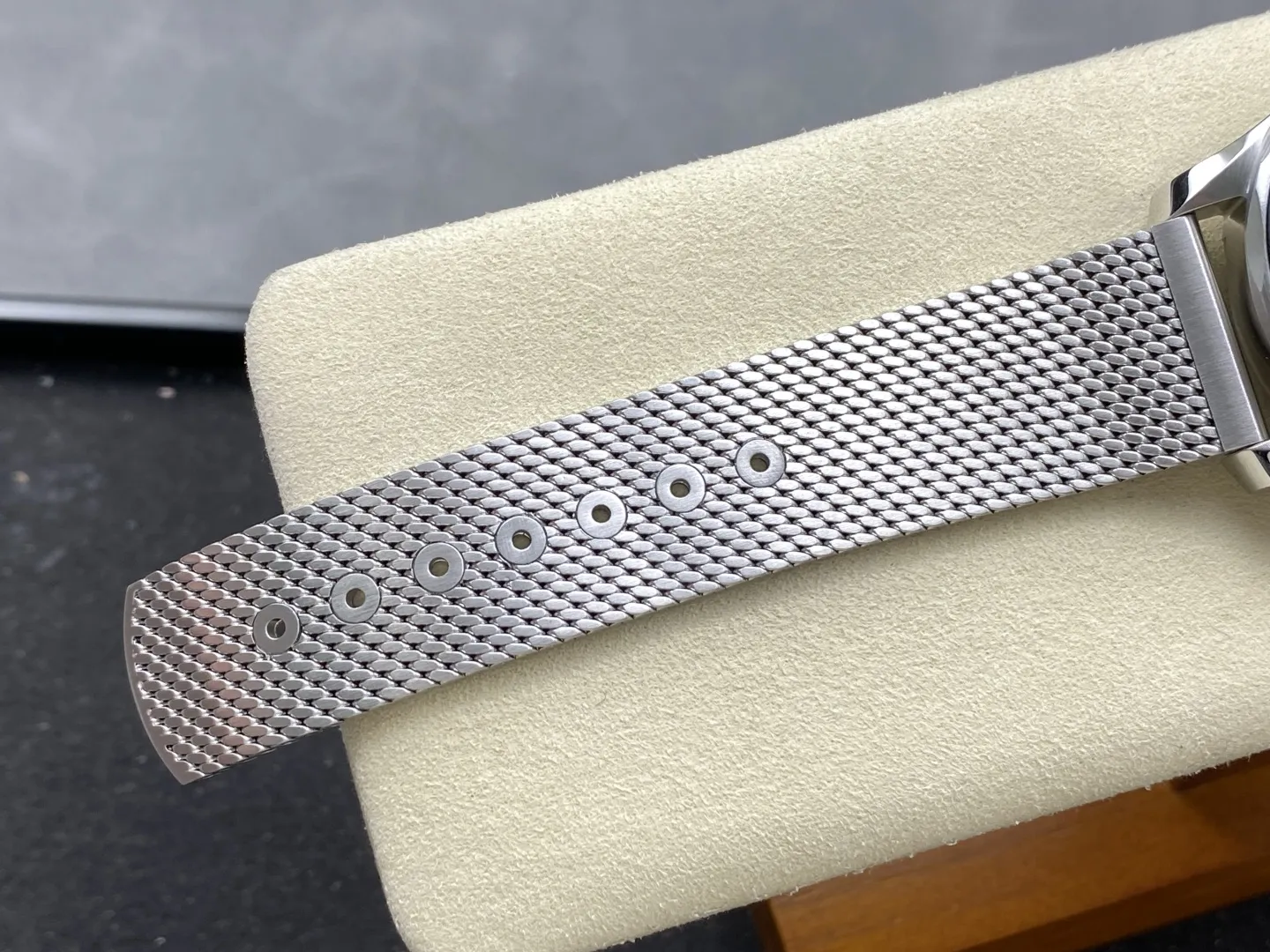VS Factory Omega Seamaster Diver 300M 42mm "No Time To Die" 007 Edition Titanium Mesh Bracelet (210.30.42.20.01.010) 1:1 Super Clone - DD8806 Movement - VS Factory Official photo 8