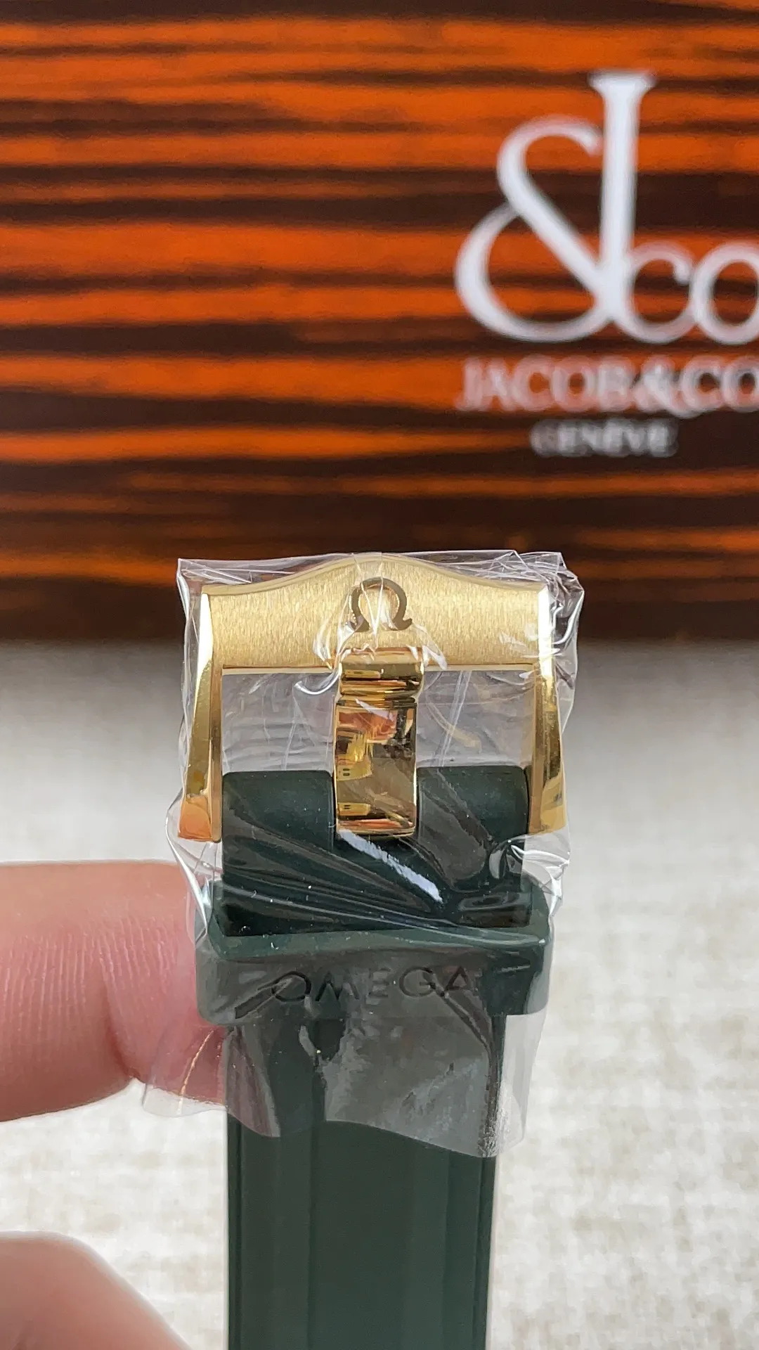 VS Factory Omega Seamaster Diver 300M "Green & Gold" (210.62.42.20.10.001) 1:1 Super Clone - DD8800 Movement - VS Factory Official photo 4