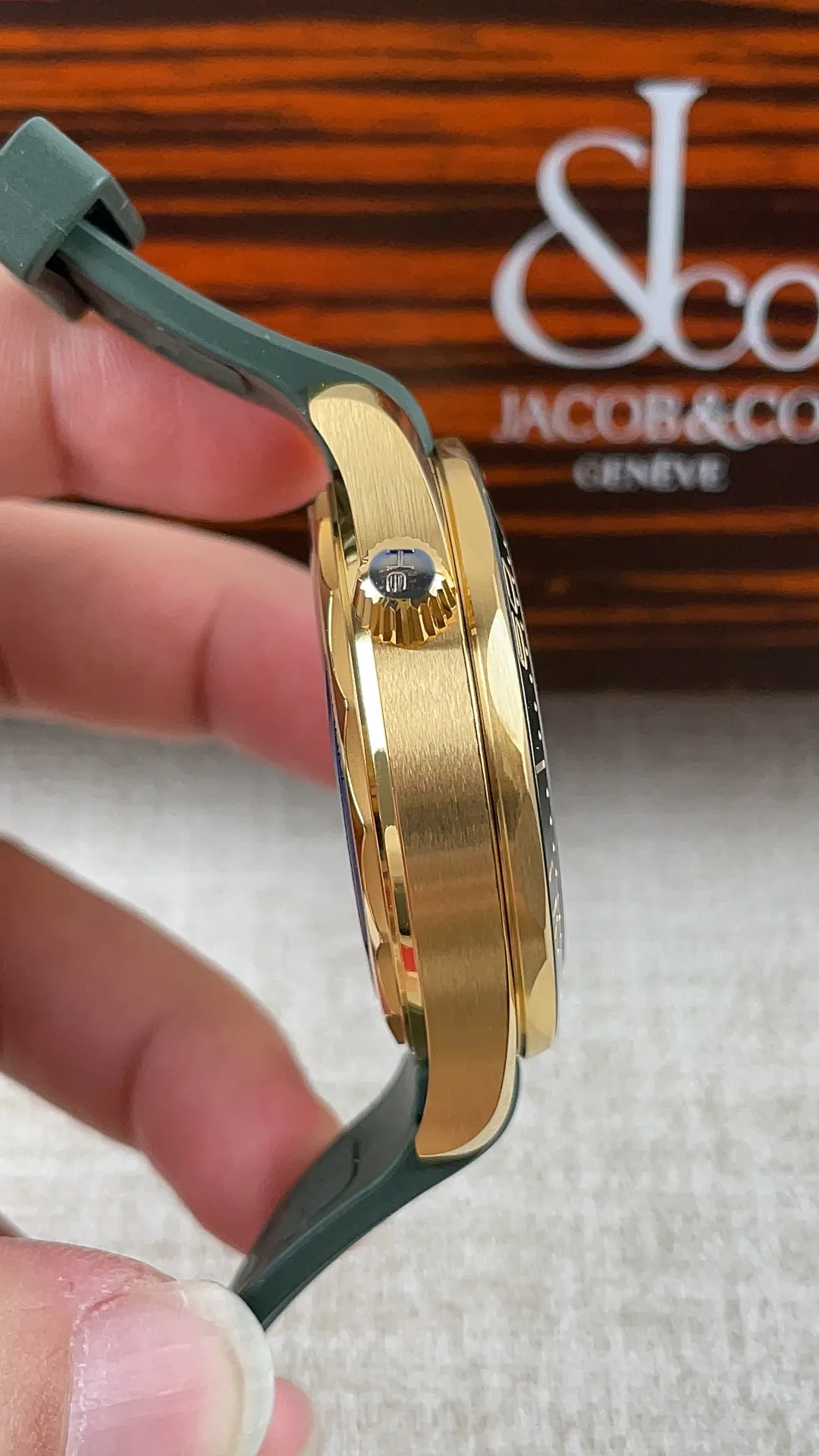 VS Factory Omega Seamaster Diver 300M "Green & Gold" (210.62.42.20.10.001) 1:1 Super Clone - DD8800 Movement - VS Factory Official photo 5