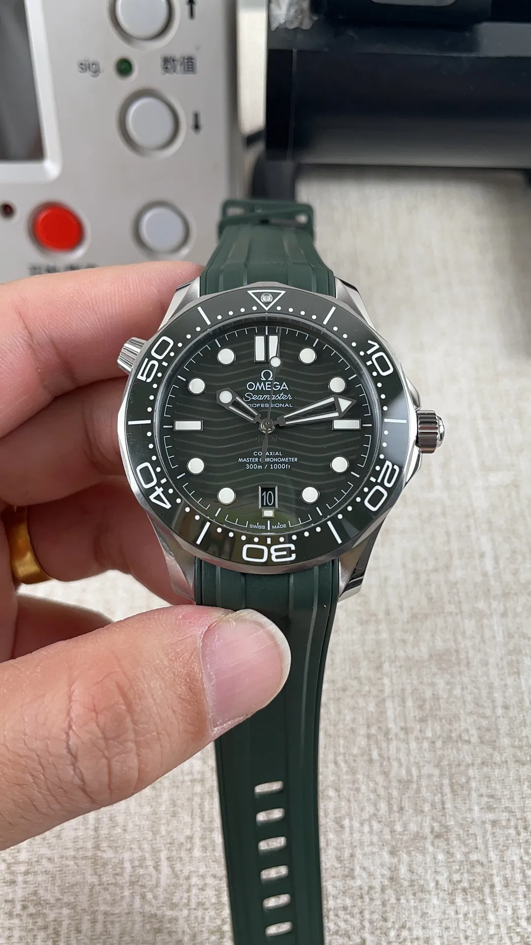 VS Factory Omega Seamaster Diver 300M "Seaweed Green" (210.32.42.20.10.001) 1:1 Super Clone - DD8800 Movement - VS Factory Official photo 4