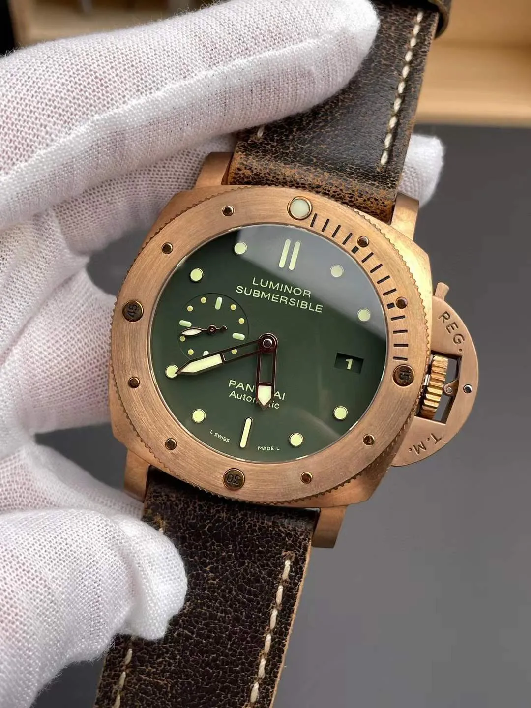 VS Factory Panerai Submersible 47mm1950 Matte Olive Green Dial Bronzo Bezel Brown Leather Strap (PAM00382)1:1 Super Clone - DDP.9000 Movement - VS Factory Official photo 3