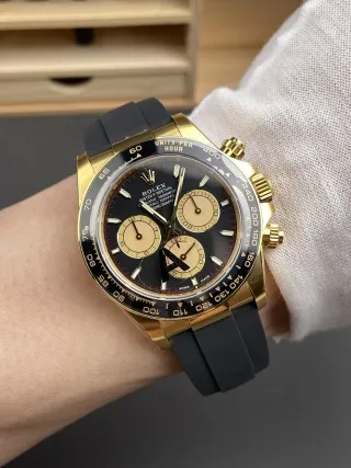 VS Factory Rolex Cosmograph Daytona 40mm Black Dial Yellow Gold Rubber Strap (126518LN) 1:1 Super Clone – DD4131 Movement - VS Factory Official photo 4
