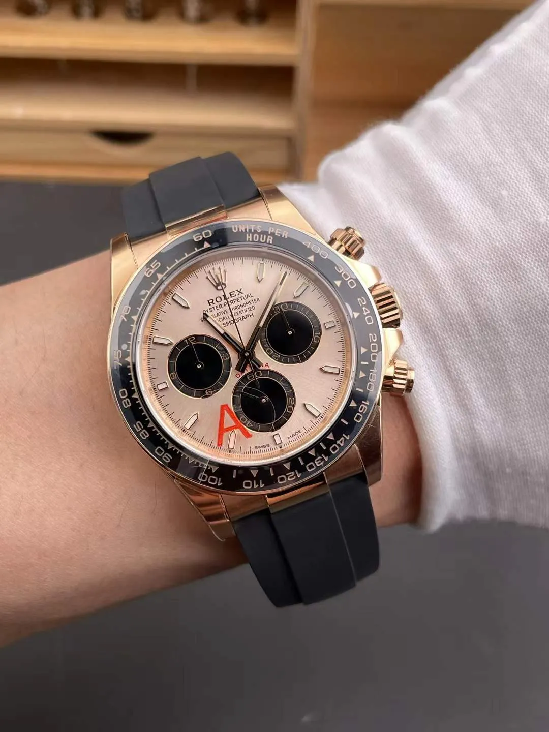 VS Factory Rolex Cosmograph Daytona 40mm Sundust Dial Everose Gold Rubber Strap (126515LN) 1:1 Super Clone – DD4131 Movement - VS Factory Official photo 8