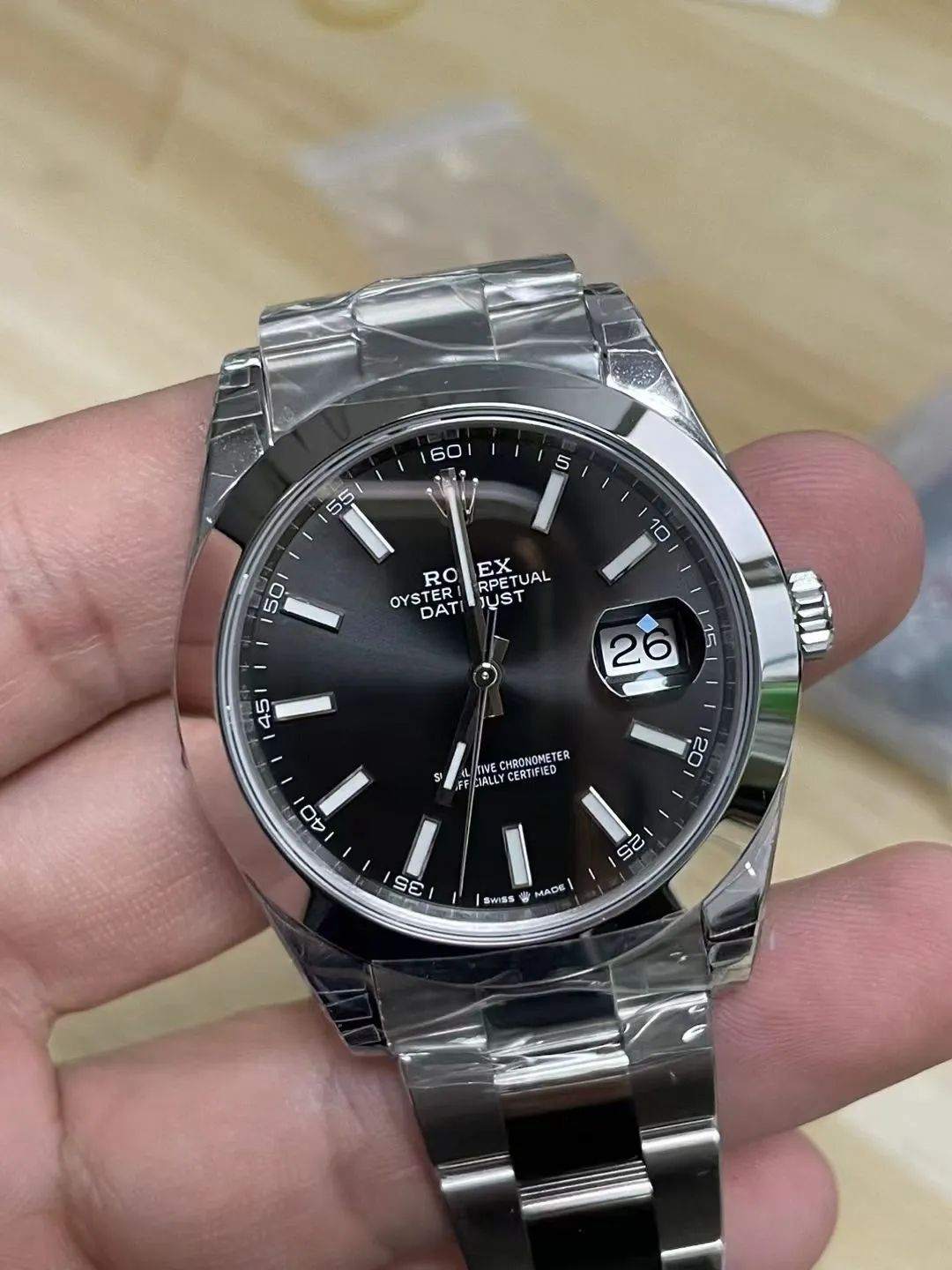 VS Factory Rolex Datejust 41mm Black Dial Smooth Bezel Oyster Bracelet (126300) 1:1 Super Clone - DD3235 Movement - VS Factory Official photo 3