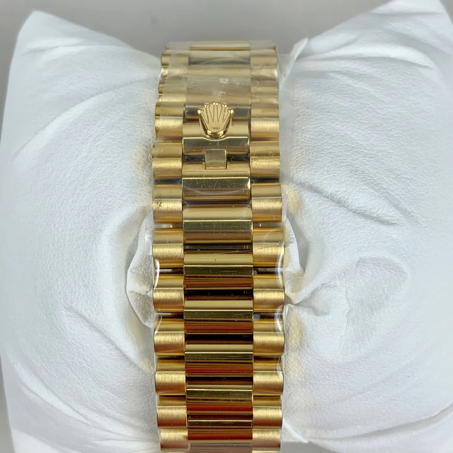 VS Factory Rolex Day-Date 40 Yellow Gold Champagne Baguette Diamond Dial (228238) V2 1:1 Super Clone - DD3255 Movement - VS Factory Official photo 6