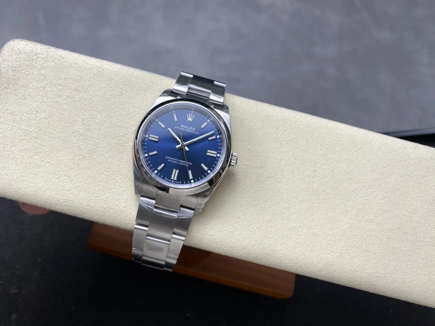 VS Factory Rolex Oyster Perpetual 36mm Bright Blue Sunburst Dial Smooth Bezel Oyster Bracelet (126000) 1:1 Super Clone - DD3230 Movement - VS Factory Official photo 4