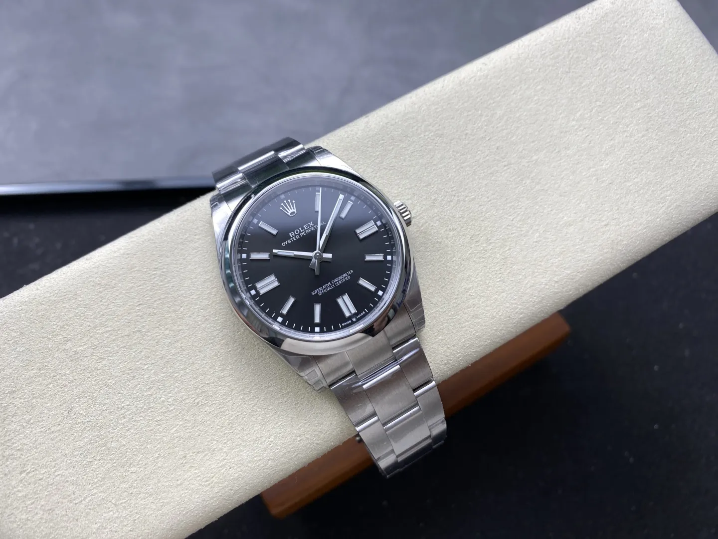 VS Factory Rolex Oyster Perpetual 41mm Bright Black Dial Smooth Bezel Oyster Bracelet (124300) 1:1 Super Clone - DD3230 Movement - VS Factory Official photo 5