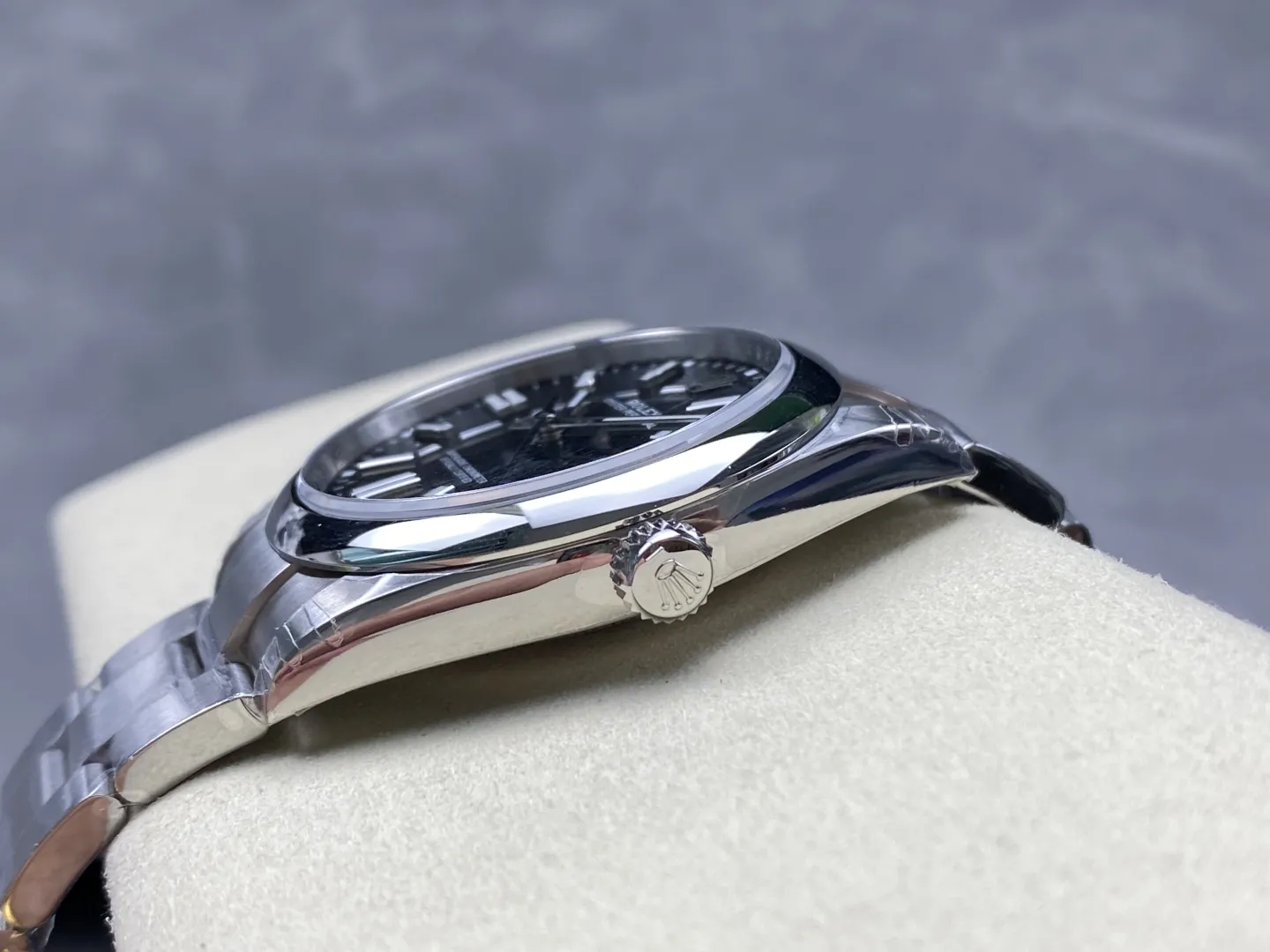 VS Factory Rolex Oyster Perpetual 41mm Bright Black Dial Smooth Bezel Oyster Bracelet (124300) 1:1 Super Clone - DD3230 Movement - VS Factory Official photo 6