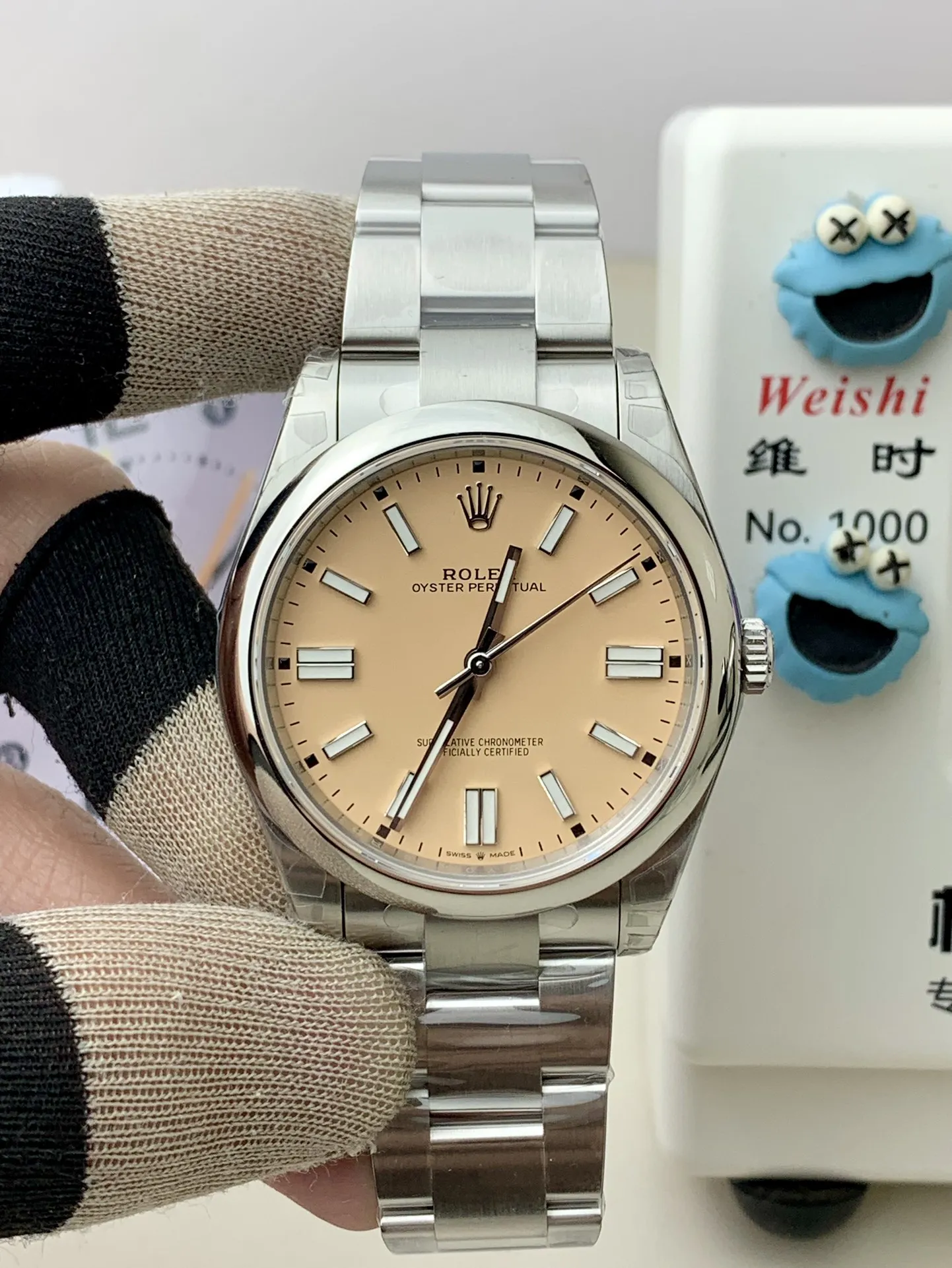 VS Factory Rolex Oyster Perpetual 41mm Candy Pink Lacquer Dial Smooth Bezel Oyster Bracelet (124300 Custom) 1:1 Super Clone - DD3230 Movement - VS Factory Official