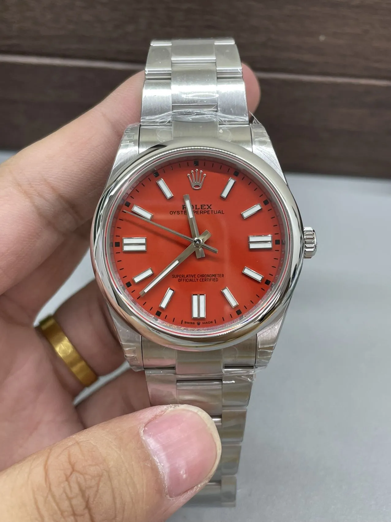 VS Factory Rolex Oyster Perpetual 41mm Coral Red Dial Smooth Bezel Oyster Bracelet (124300) 1:1 Super Clone - DD3230 Movement - VS Factory Official photo 2