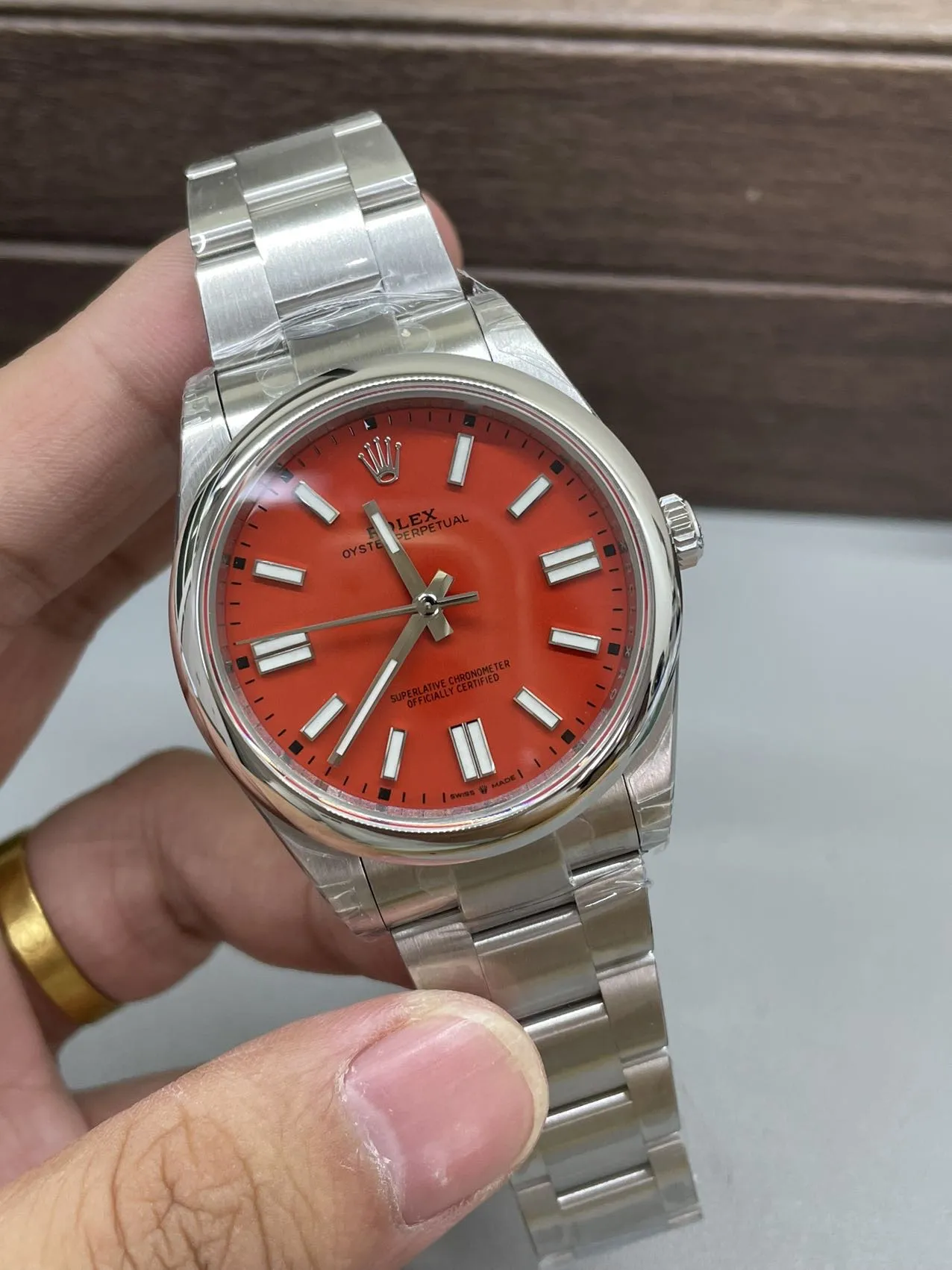 VS Factory Rolex Oyster Perpetual 41mm Coral Red Dial Smooth Bezel Oyster Bracelet (124300) 1:1 Super Clone - DD3230 Movement - VS Factory Official photo 3
