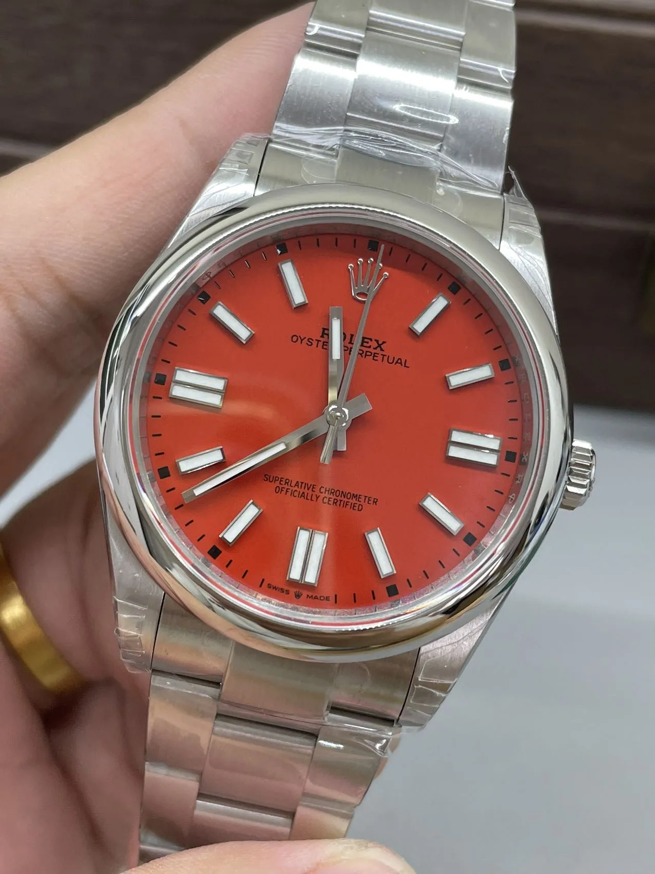 VS Factory Rolex Oyster Perpetual 41mm Coral Red Dial Smooth Bezel Oyster Bracelet (124300) 1:1 Super Clone - DD3230 Movement - VS Factory Official photo 4