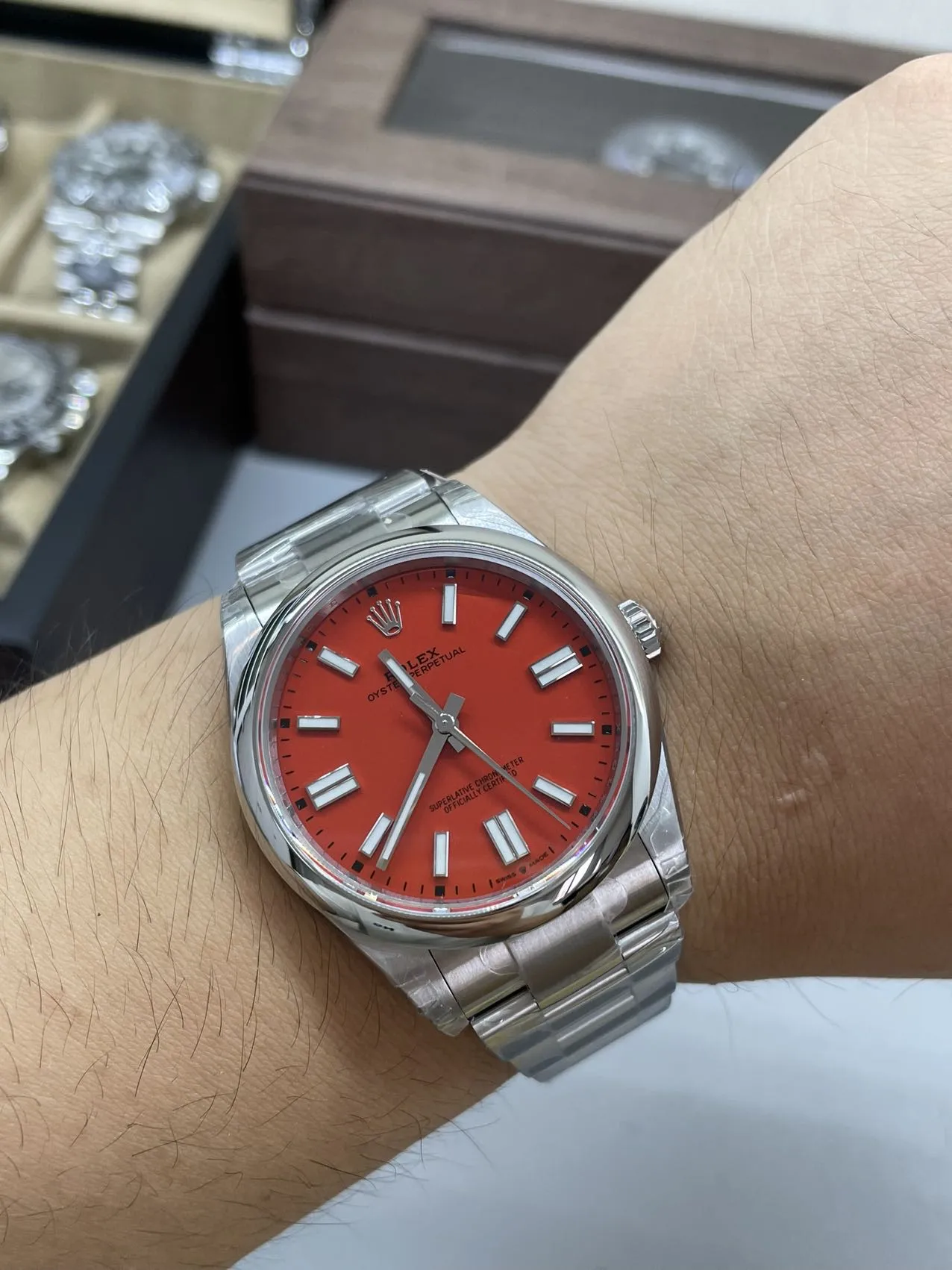 VS Factory Rolex Oyster Perpetual 41mm Coral Red Dial Smooth Bezel Oyster Bracelet (124300) 1:1 Super Clone - DD3230 Movement - VS Factory Official photo 7