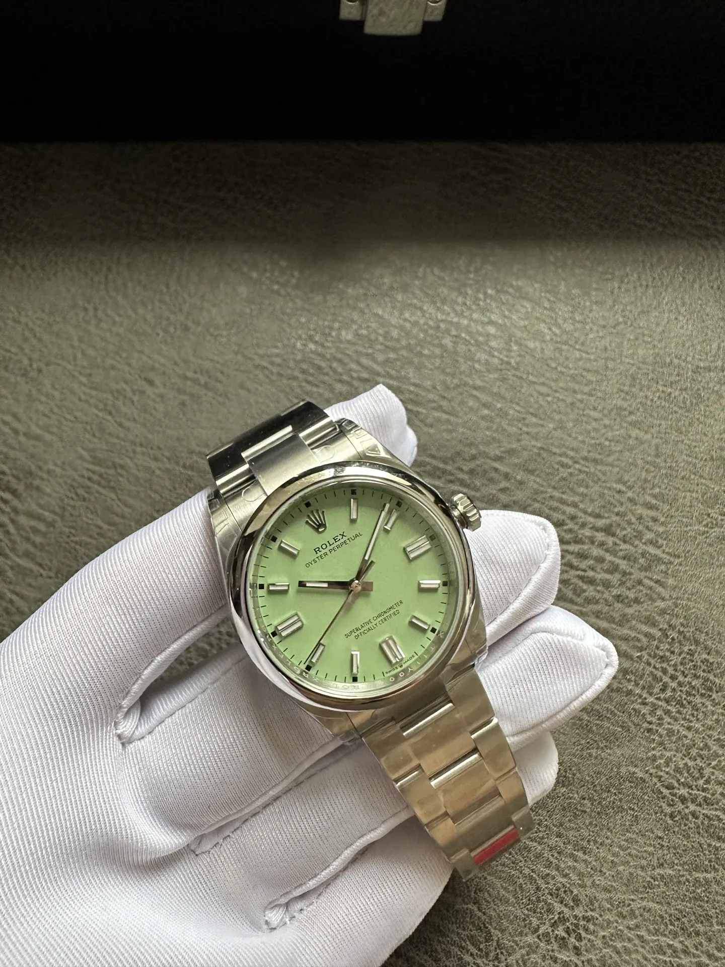 VS Factory Rolex Oyster Perpetual 41mm "Pistachio Green" Dial Smooth Bezel Oyster Bracelet (124300) 1:1 Super Clone - DD3230 Movement - VS Factory Official photo 3