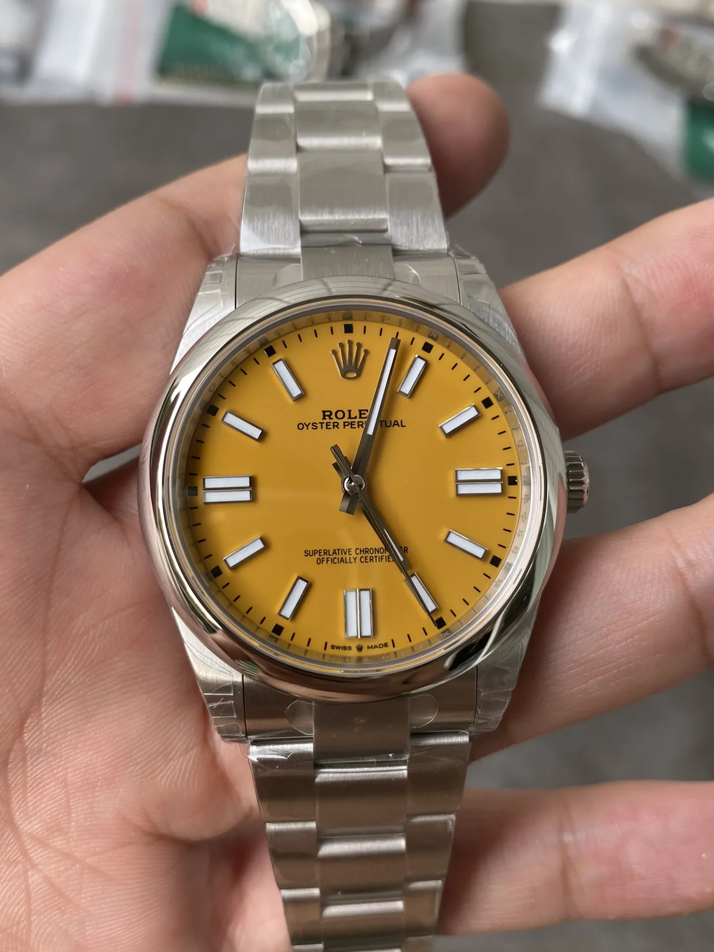 VS Factory Rolex Oyster Perpetual 41mm Yellow Dial Smooth Bezel Oyster Bracelet(124300) 1:1 Super Clone - DD3230 Movement - VS Factory Official photo 2