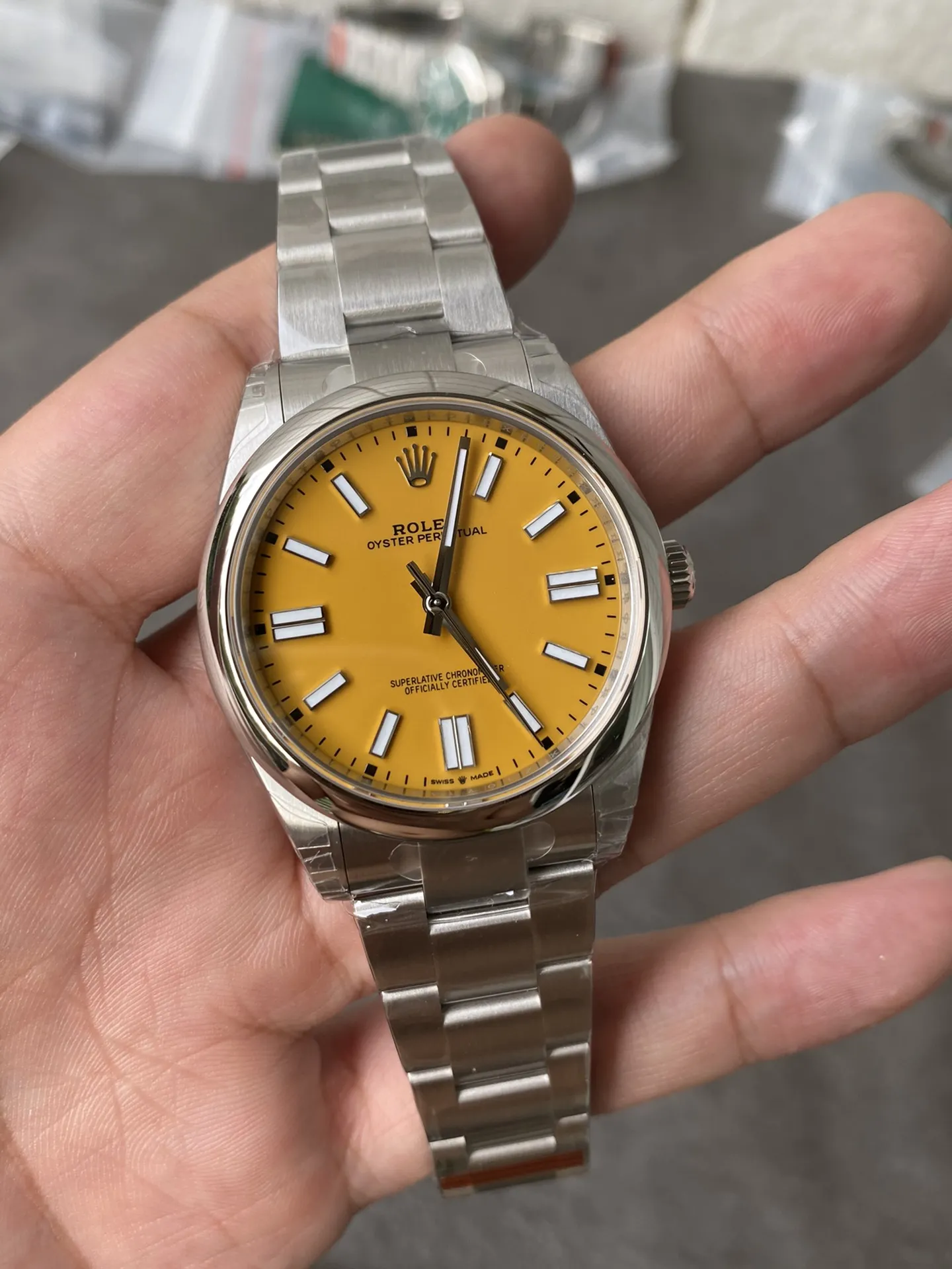 VS Factory Rolex Oyster Perpetual 41mm Yellow Dial Smooth Bezel Oyster Bracelet(124300) 1:1 Super Clone - DD3230 Movement - VS Factory Official photo 4